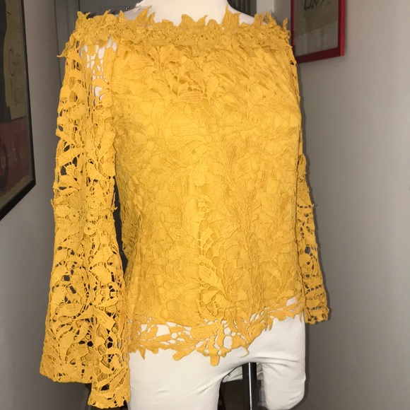 Yellow Lace Work Top With Back Zipper Sz L π - Picture 2 of 7